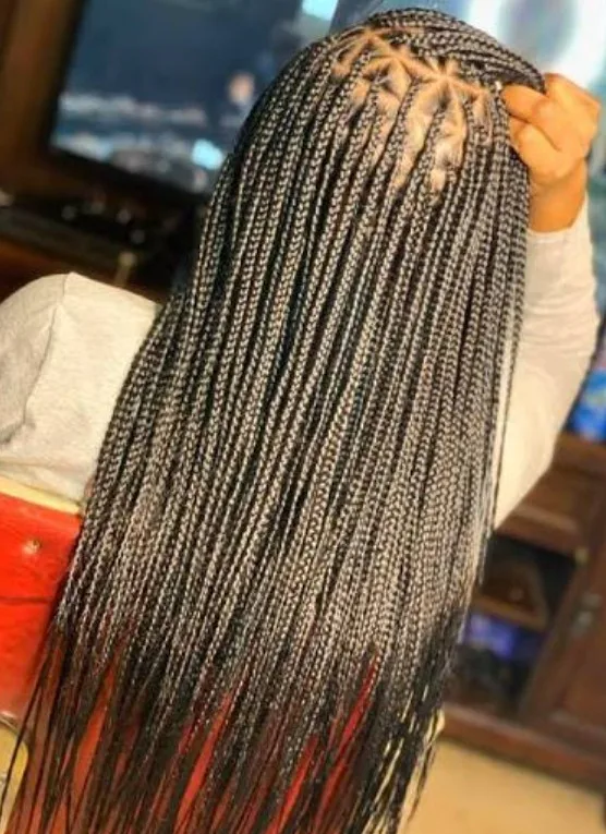 Small Triangle Knotless Braids